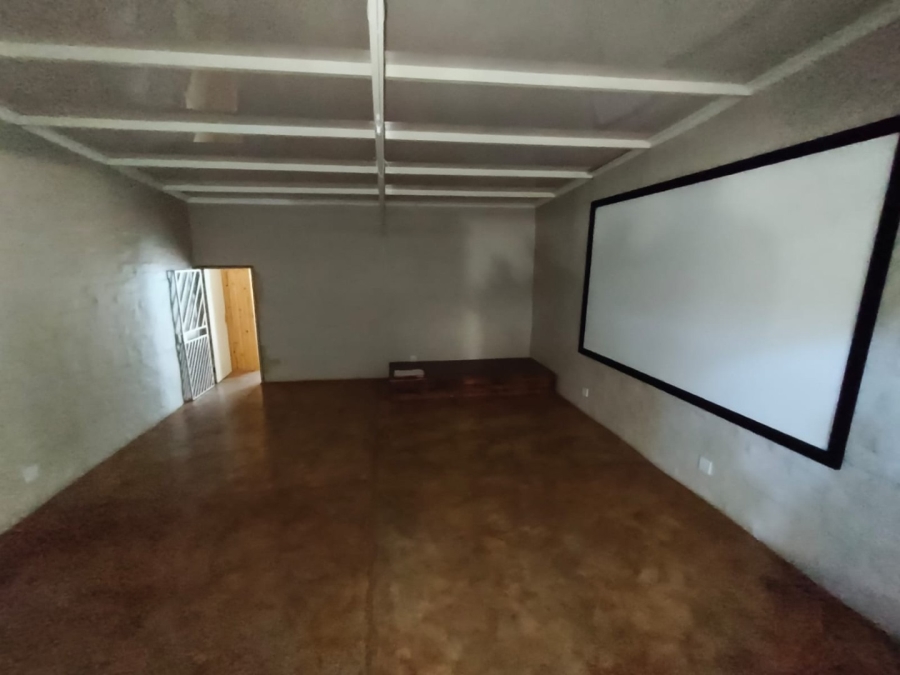 5 Bedroom Property for Sale in Mooinooi North West